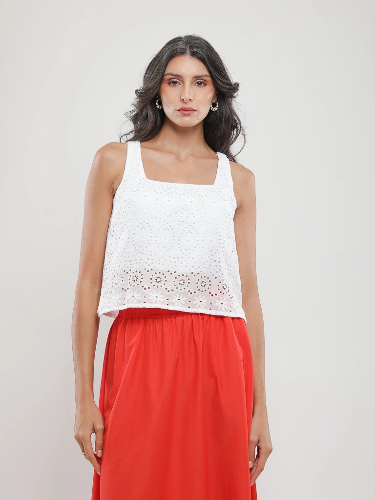 Top court en broderie anglaise