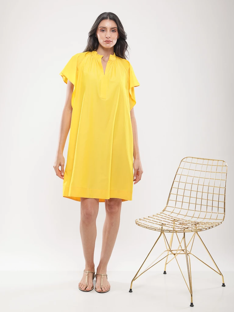 Robe courte manches à volants