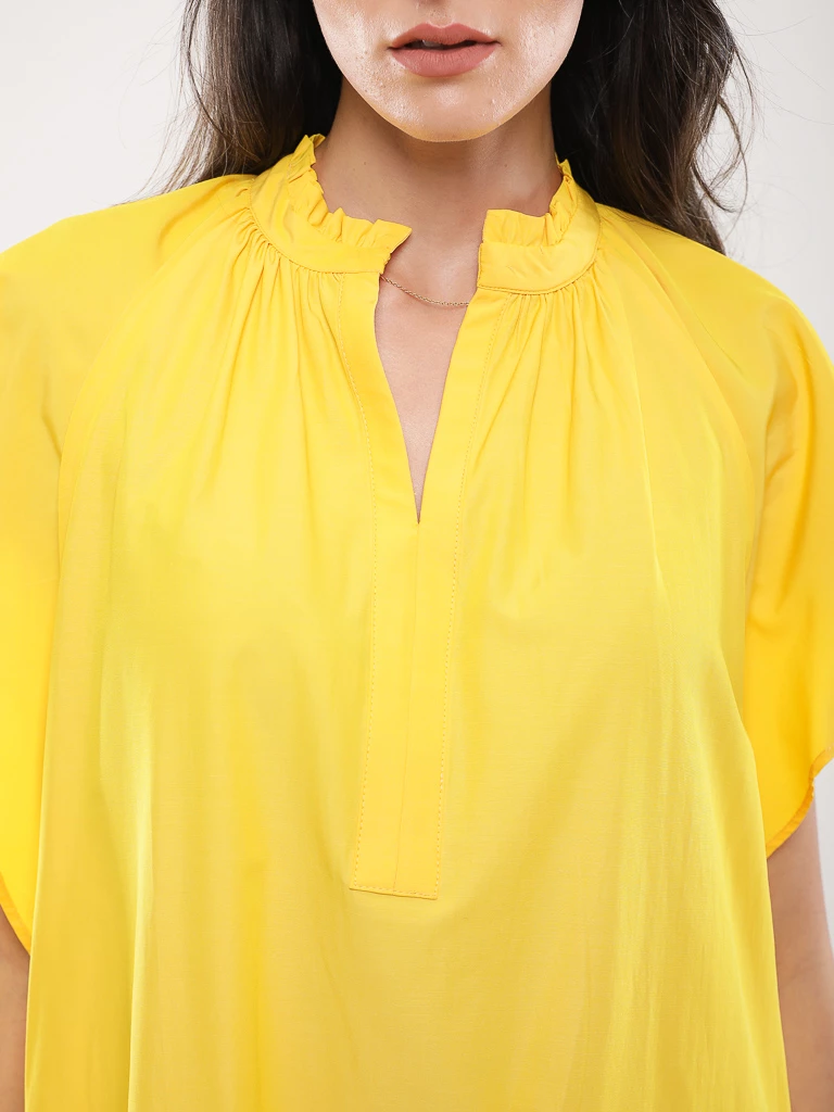 Robe courte manches à volants