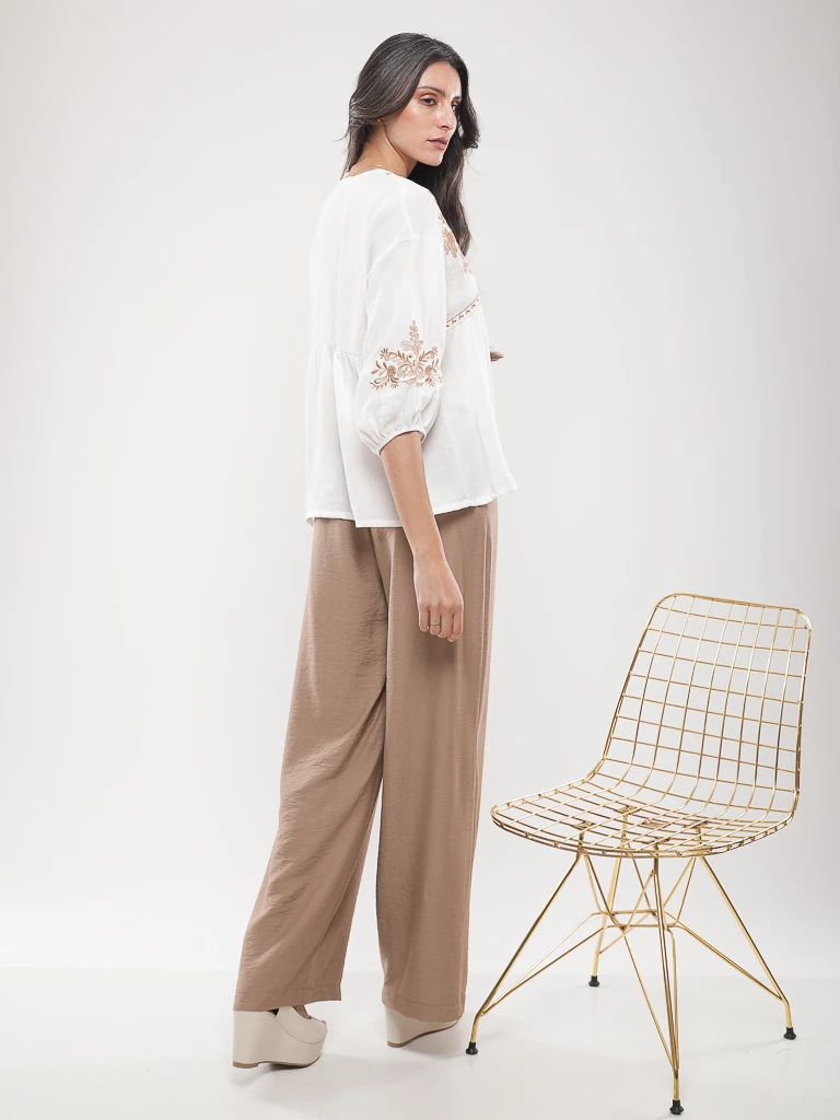 Pantalon large à ceinture contrastante