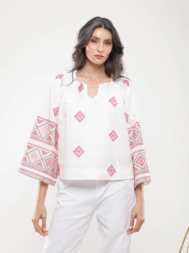 Blouse brodée manches larges
