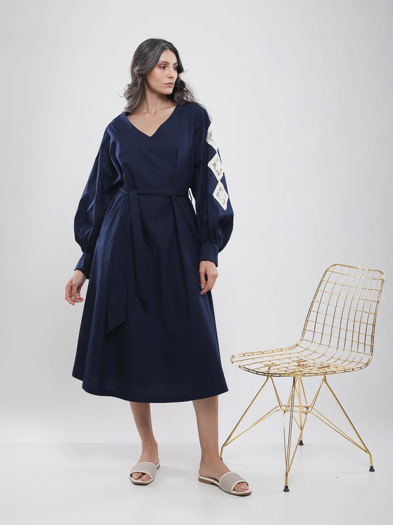 Robe midi manches brodées