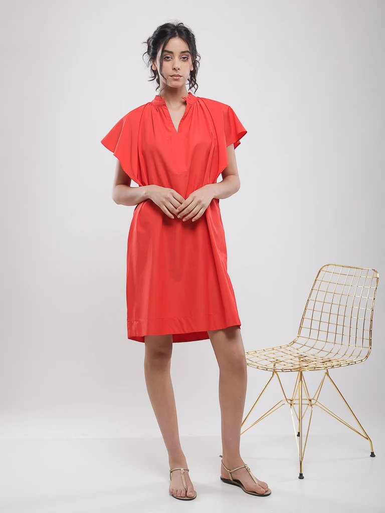 Robe courte manches à volants