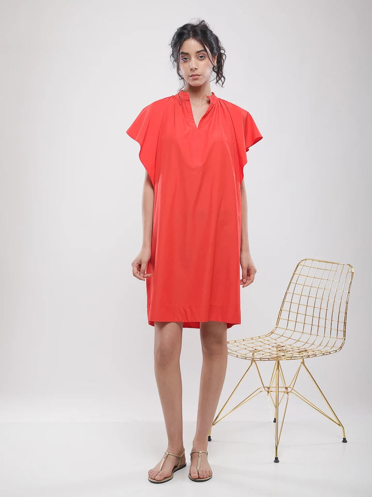 Robe courte manches à volants