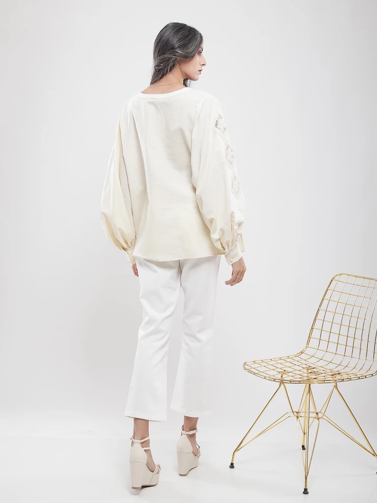 Blouse dentelle manches bouffantes