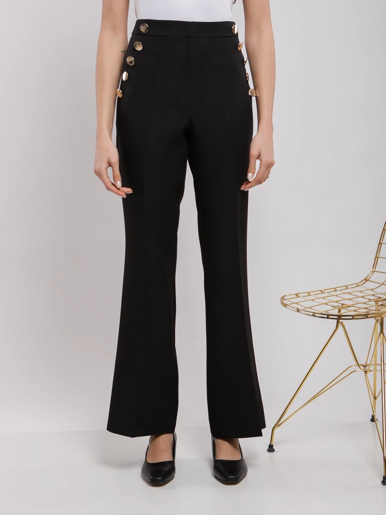 Pantalon flare à boutons dorés