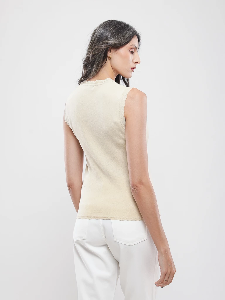 Top en maille à finitions festonnées