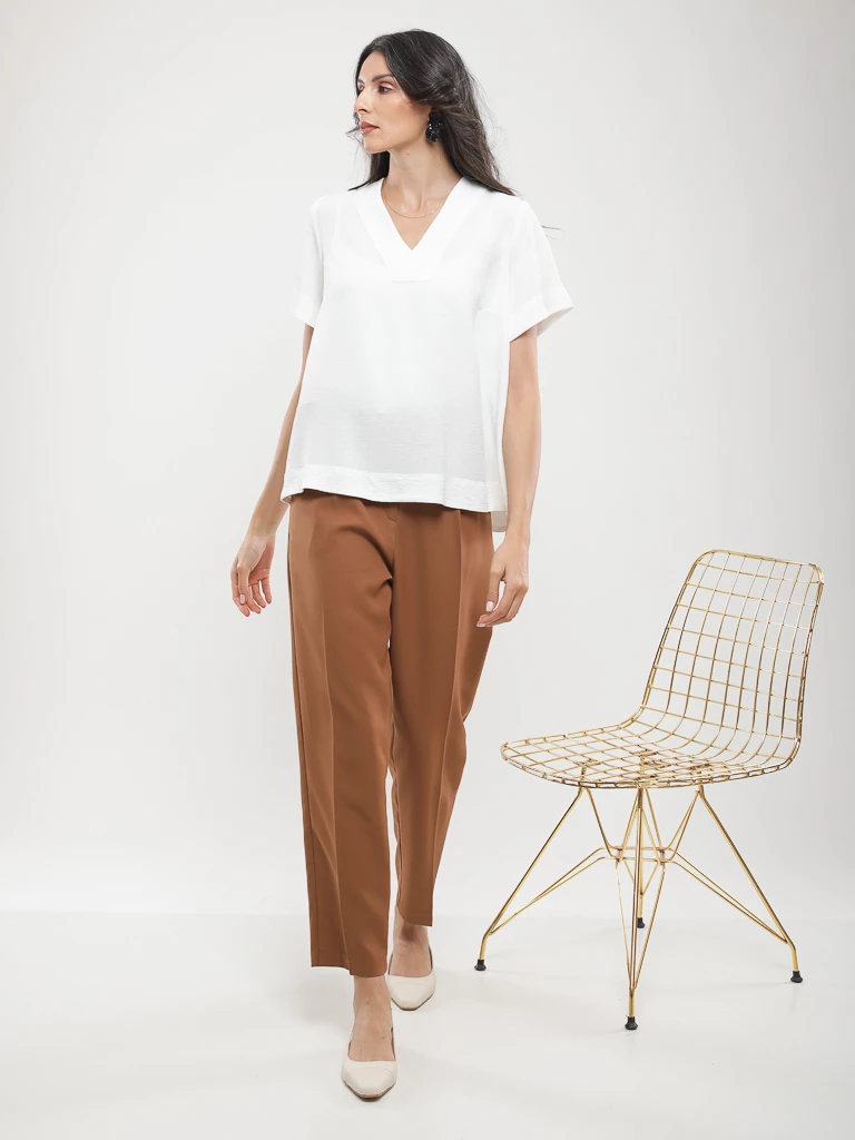 Pantalon carotte taille haute avec ceinture