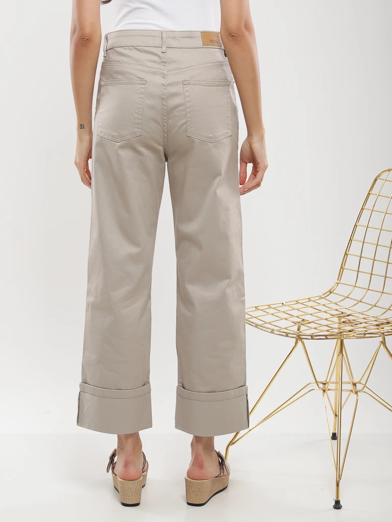 Pantalon droit à larges revers