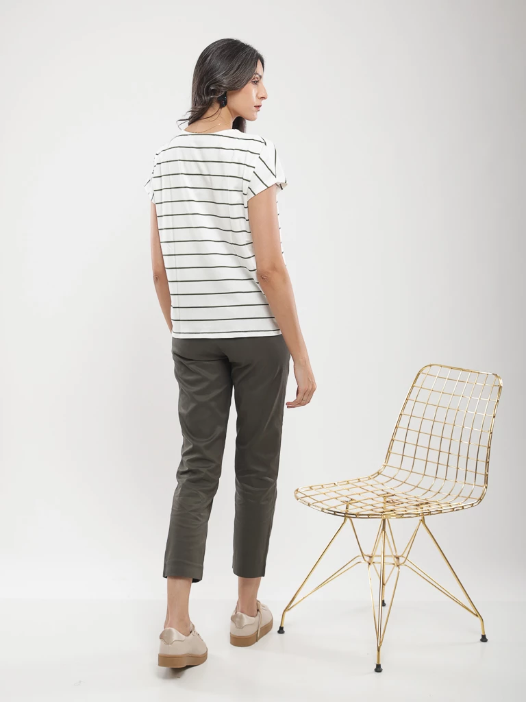 T-shirt ample à col V et rayures