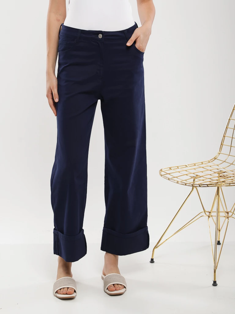 Pantalon droit à larges revers