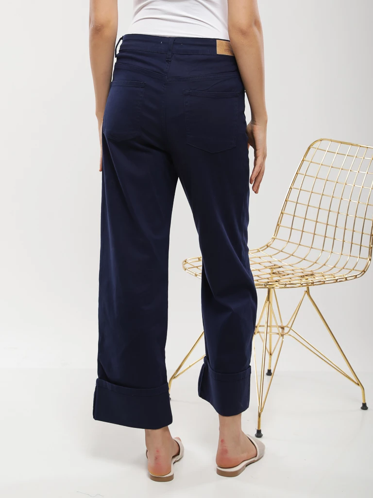 Pantalon droit à larges revers