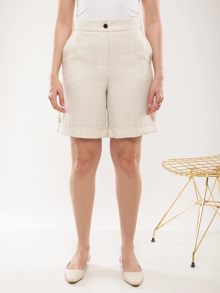 Short de tailleur à revers