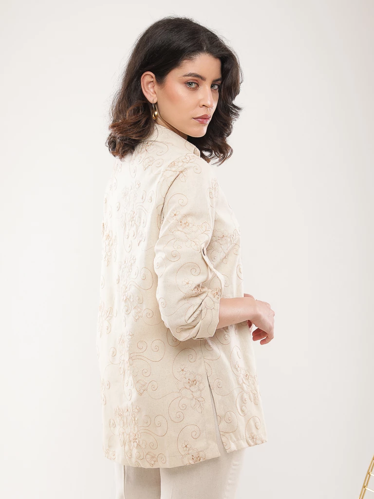 Chemise longue brodée en lin