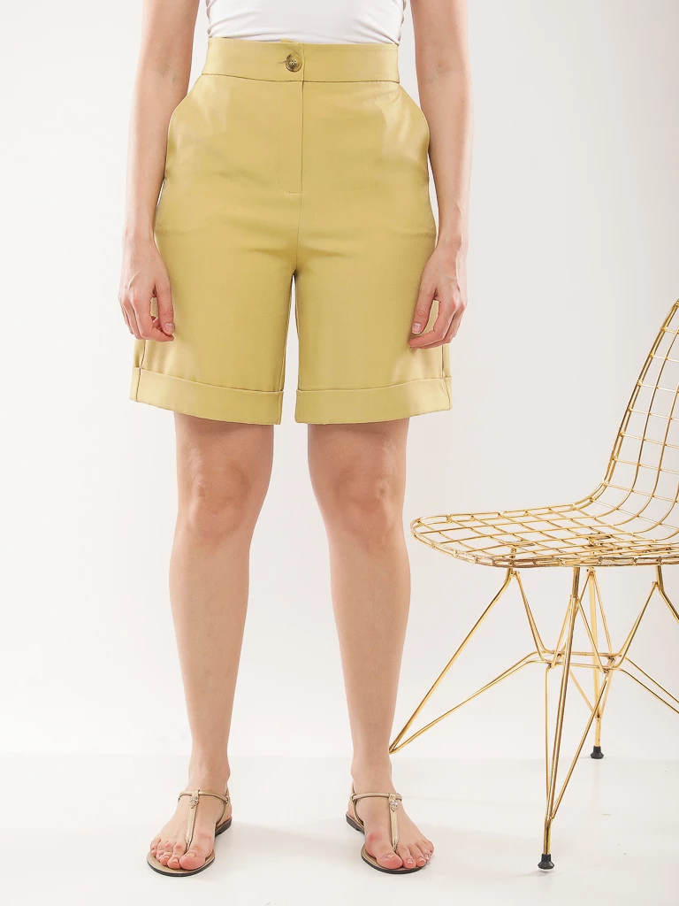 Short de tailleur à revers