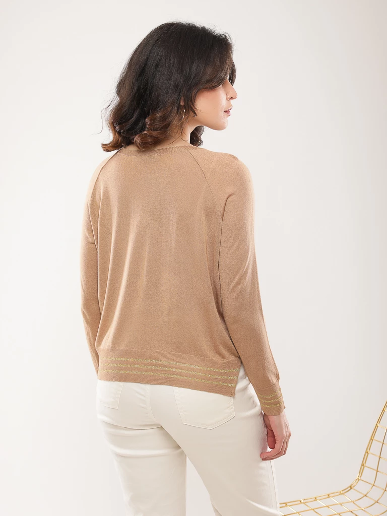 Pull en maille à rayures dorées