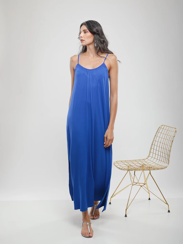 Robe longue à fines bretelles