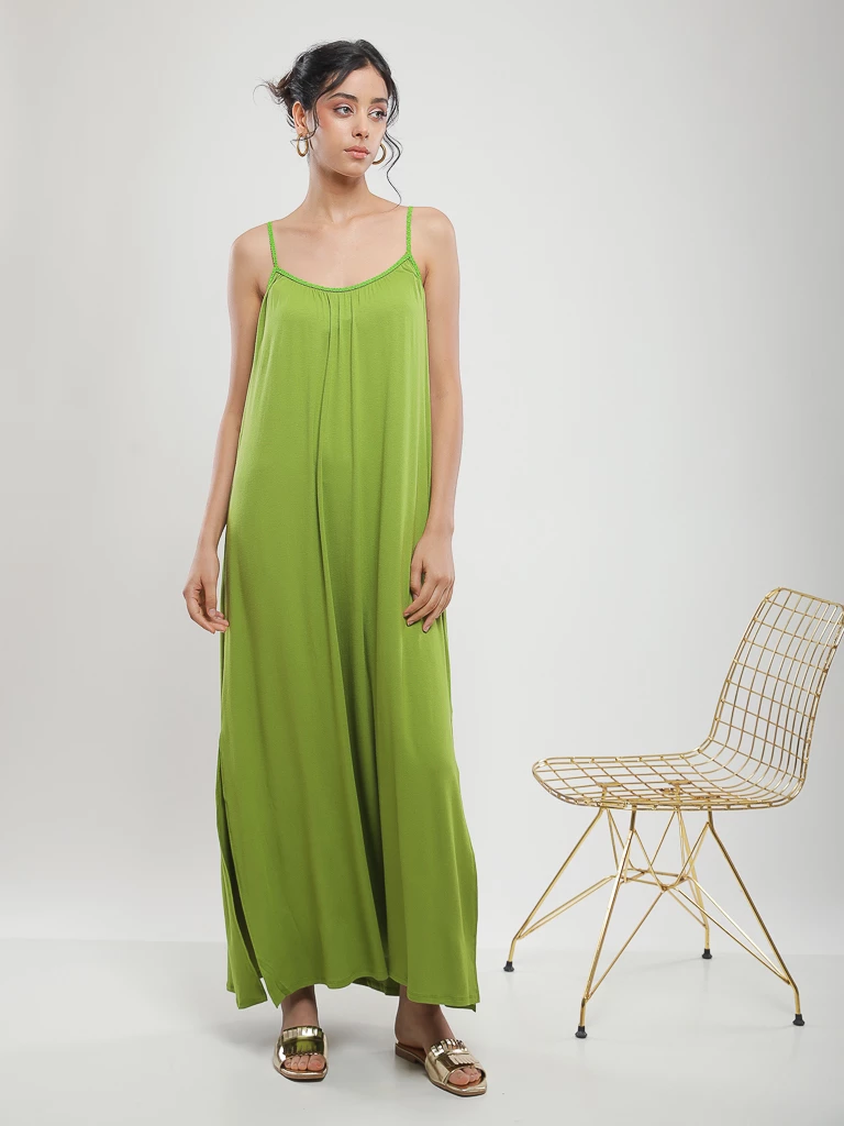 Robe longue à fines bretelles