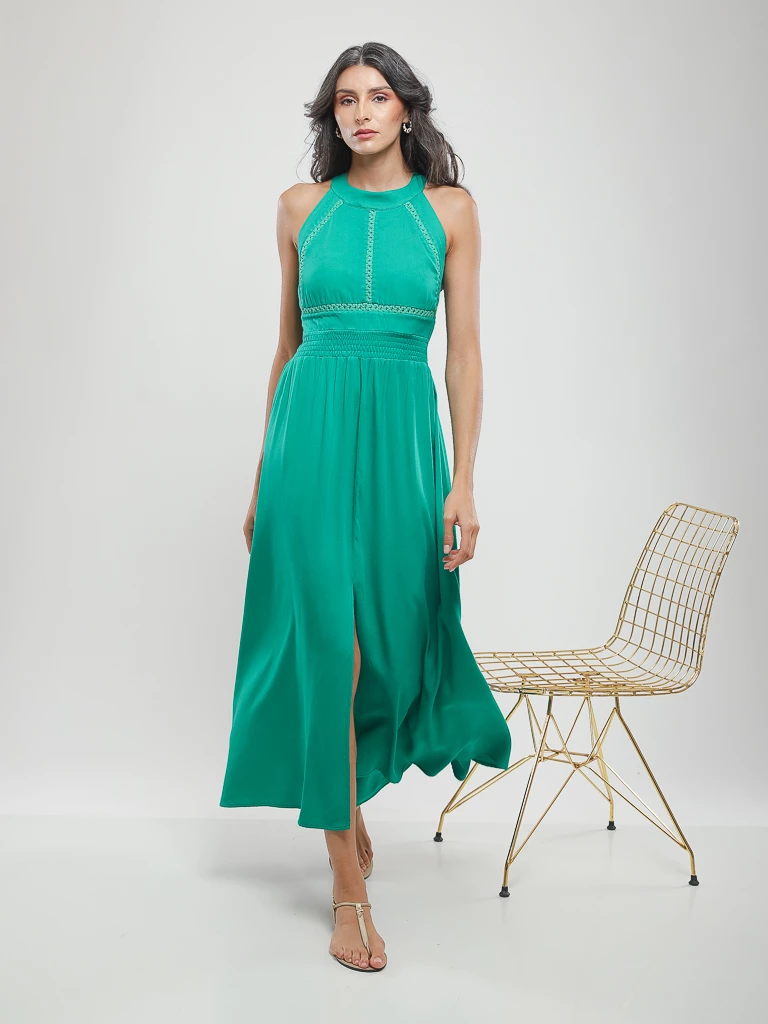 Robe maxi à encolure américaine