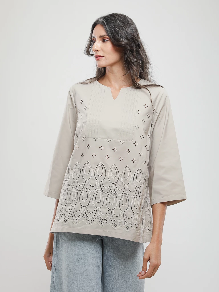 Blouse en popeline à broderie anglaise