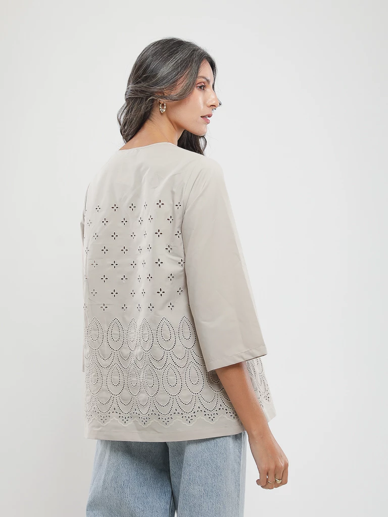 Blouse en popeline à broderie anglaise