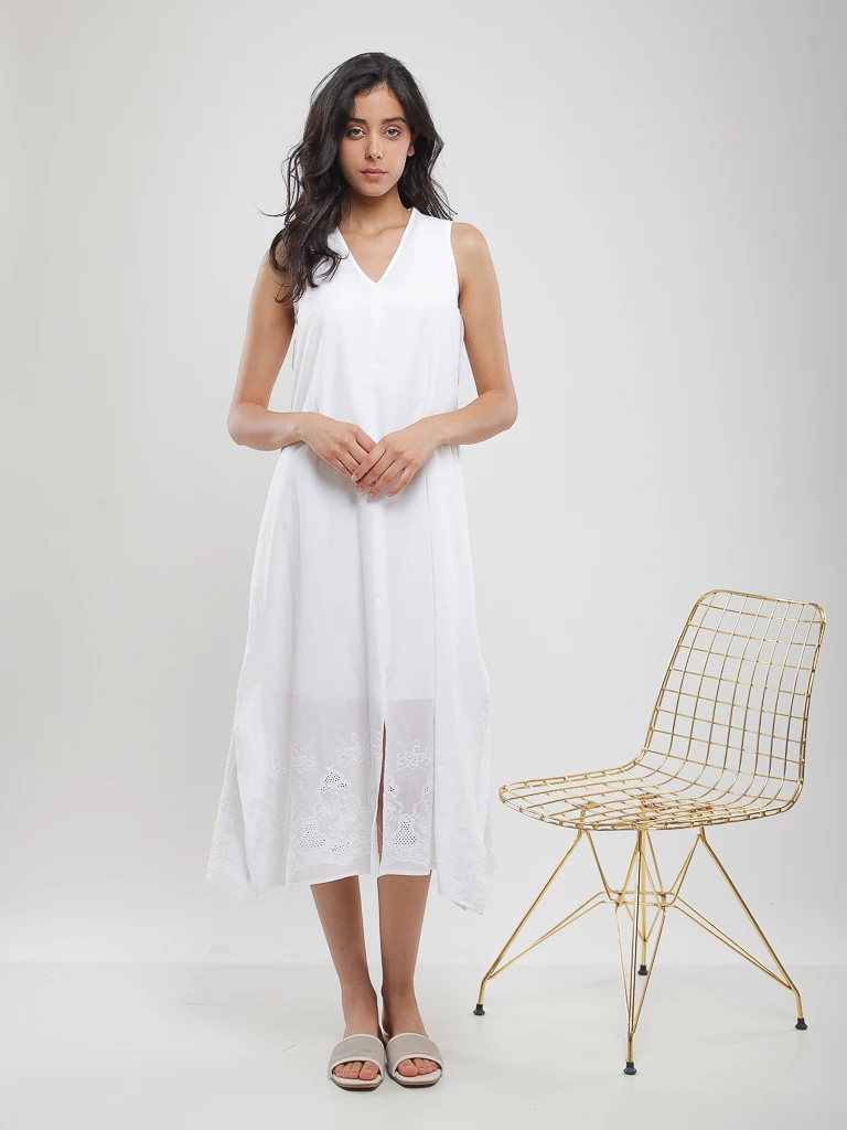 Robe midi sans manches brodée