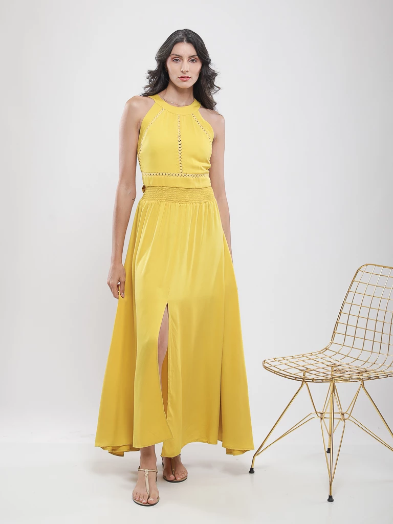 Robe maxi à encolure américaine