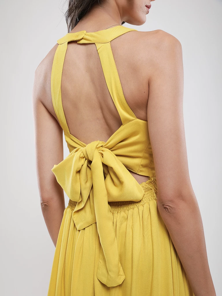 Robe maxi à encolure américaine