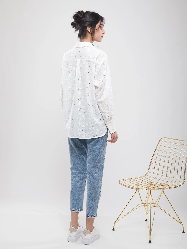 Chemise oversize en broderie anglaise