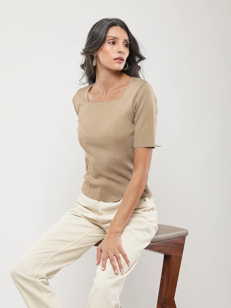 PULL EN MAILLE MANCHES COURTES